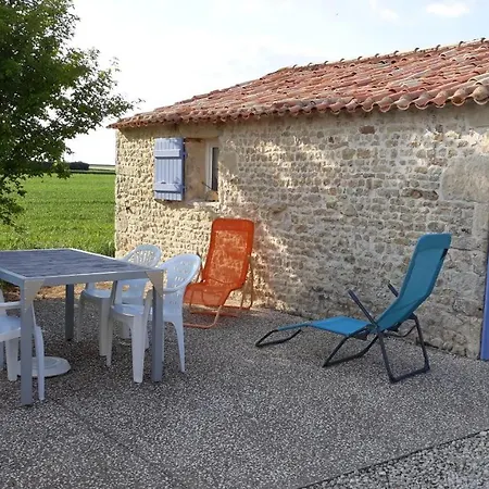 La Maison Neuve Holiday home Fontaines (Pays de la Loire)